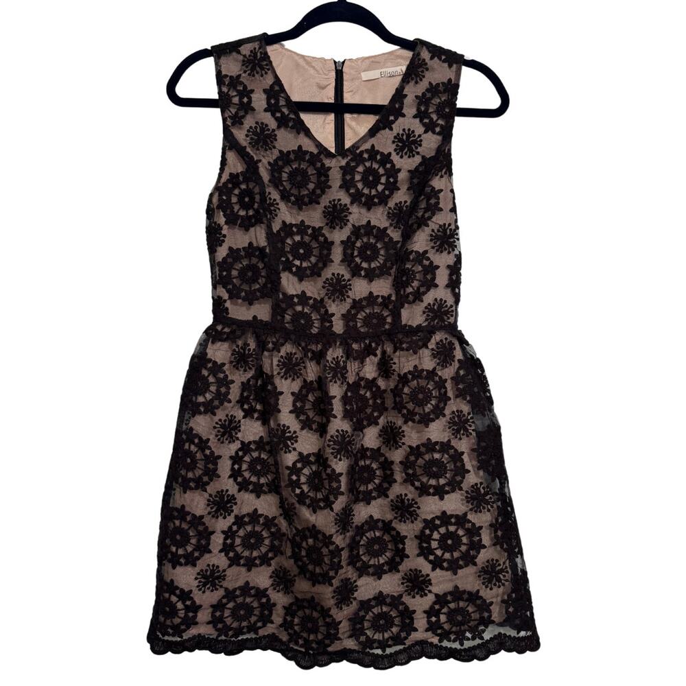ELLISON Lace Dress Small Black Nude Fit Flare Cocktail Sleeveless EUC